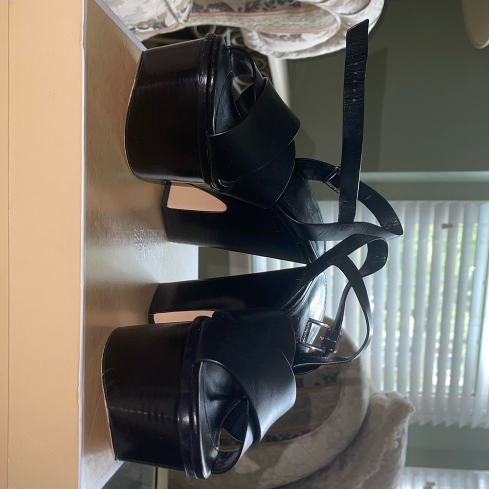Michael Kors “Divia” sandal